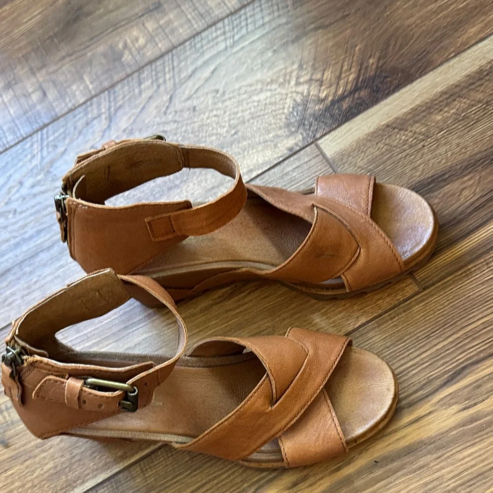 Sorel Tan Leather Wedge Sandals